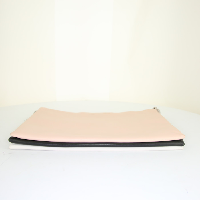 Céline Trio pouch in powder pink, black and white leather - Detail D5