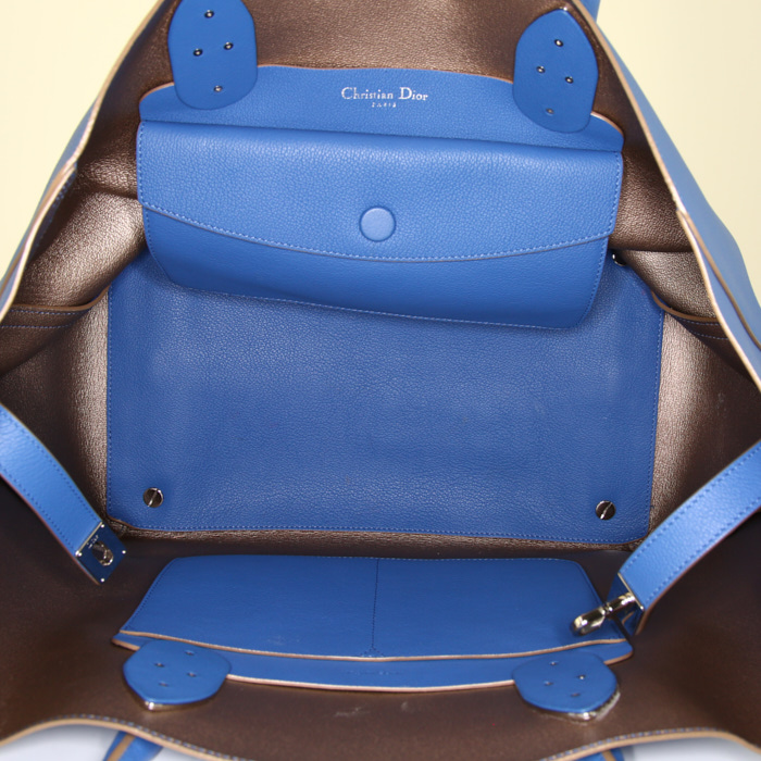 Sac cabas Dior Open Bar en cuir bleu - Detail D3