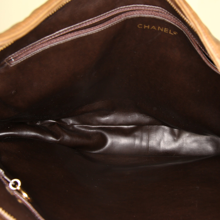 Sac Chanel Vintage en cuir marron - Detail D2
