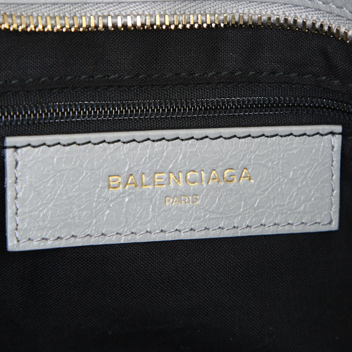Balenciaga Classic City handbag in grey leather - Detail D4