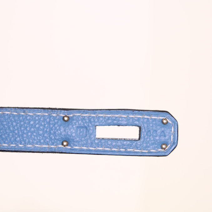 Bolso de mano Hermes Birkin 30 cm en cuero togo azul - Detail D5