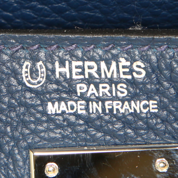 Hermes Kelly 35 cm handbag in blue and white togo leather - Detail D4