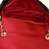 Sac bandoulière Chanel Timeless en velours matelassé tricolore rouge noir et bleu-marine - Detail D2 thumbnail