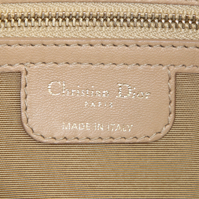 Sac à main Dior New Lock en cuir beige - Detail D3