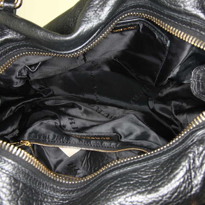 Sac à main Burberry Orchad en cuir noir - Detail D2