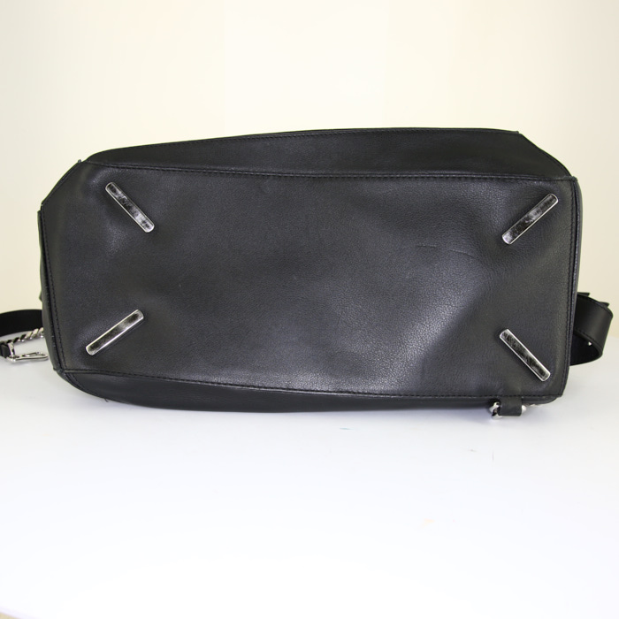 Loewe Puzzle large model handbag in black leather - Detail D5