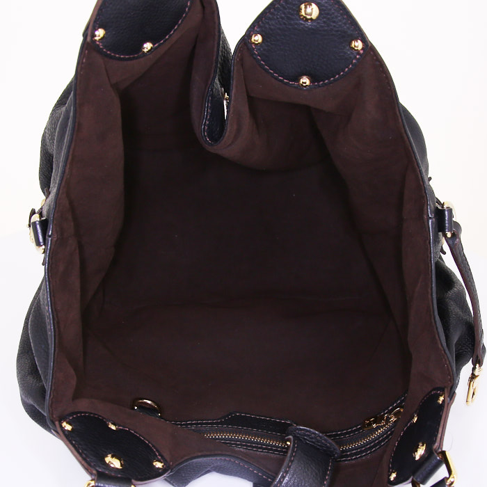 Louis Vuitton L handbag in brown mahina leather - Detail D2