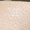 Sac porté épaule Hermès Lindy 34 cm en cuir togo bicolore étoupe et taupe - Detail D3 thumbnail