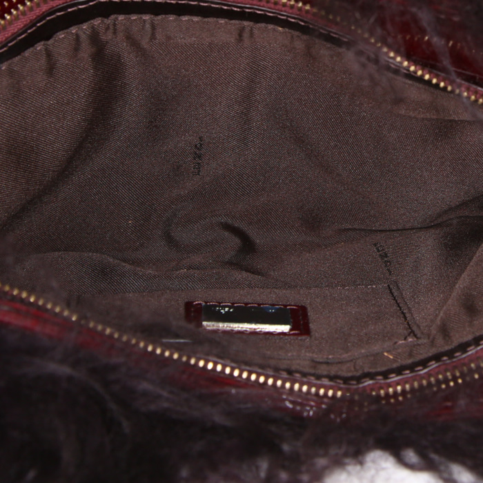 Bolso para llevar al hombro o en la mano Fendi en fieltro violeta y charol violeta - Detail D2