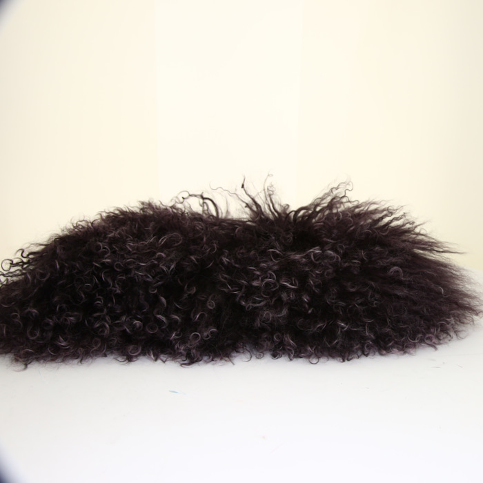 Fendi bag worn on the shoulder or carried in the hand in purple felt and purple patent leather - Detail D4