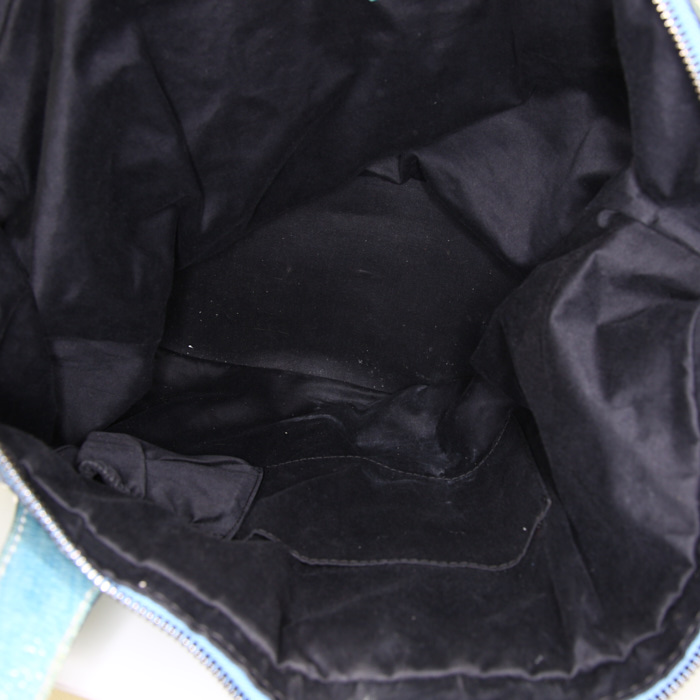 Givenchy Nightingale large model handbag in blue shading patent leather - Detail D3