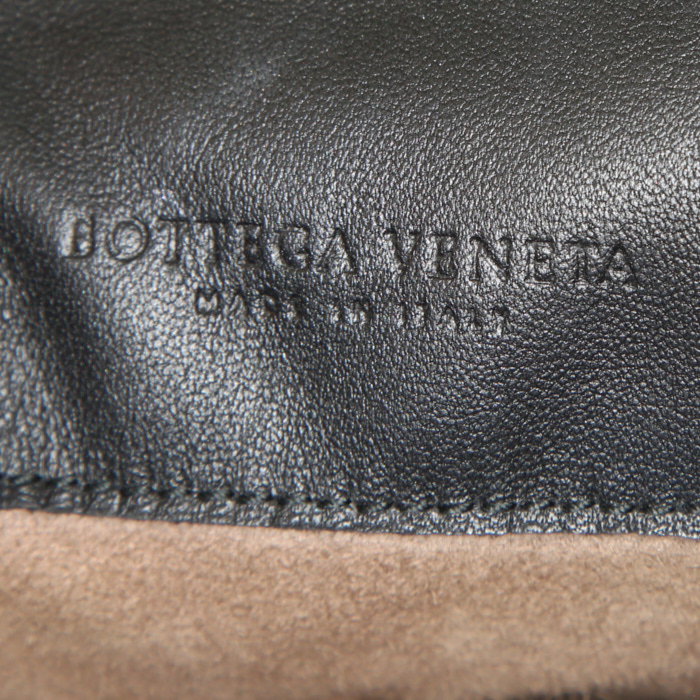 Sac à main Bottega Veneta en cuir intrecciato noir - Detail D3