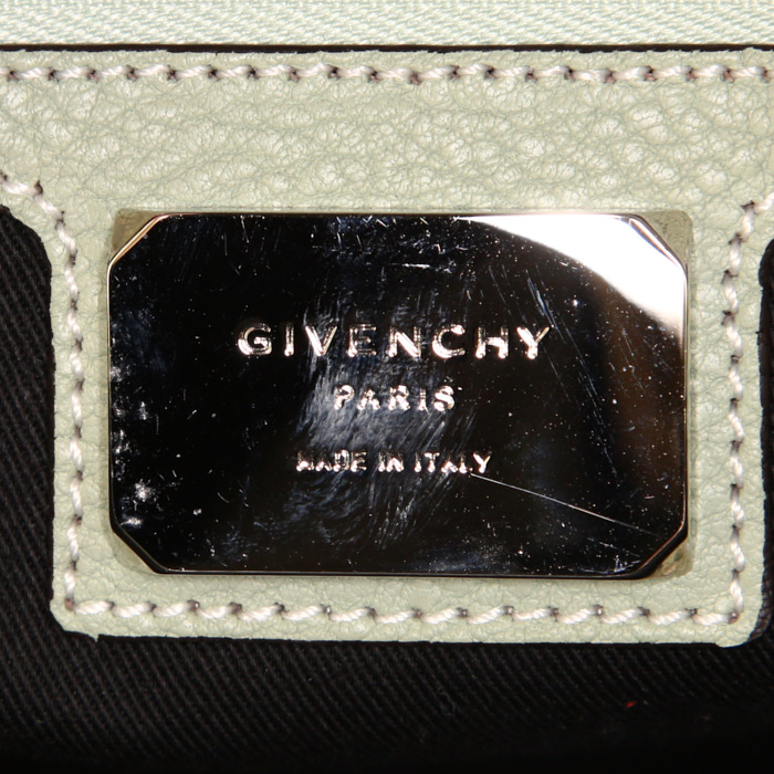 Briefcase in green leather - Detail D4