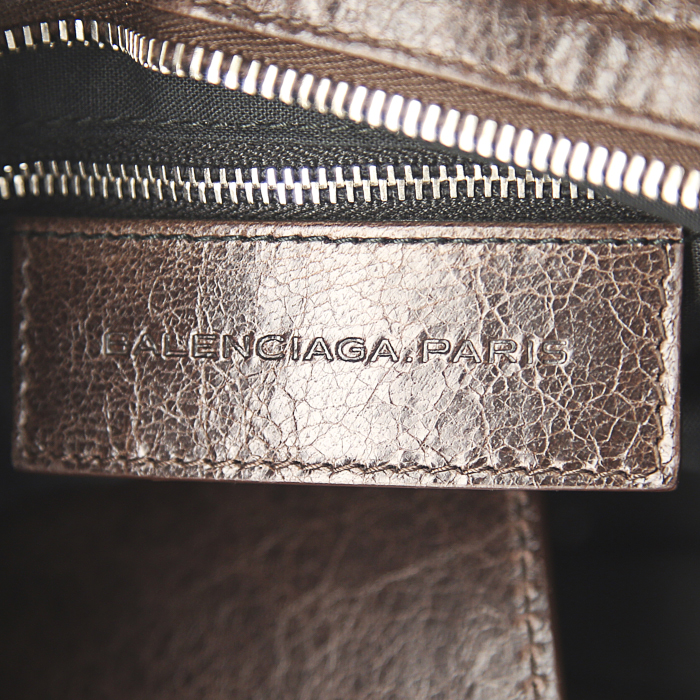 Sac à main Balenciaga Classic City en cuir marron - Detail D4