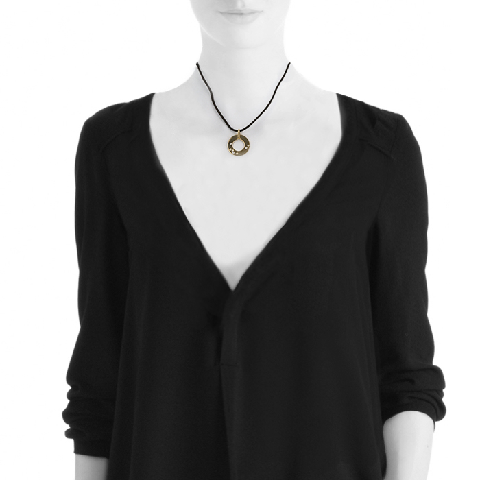 Dinh Van Cible pendant in yellow gold and diamonds - Detail D1
