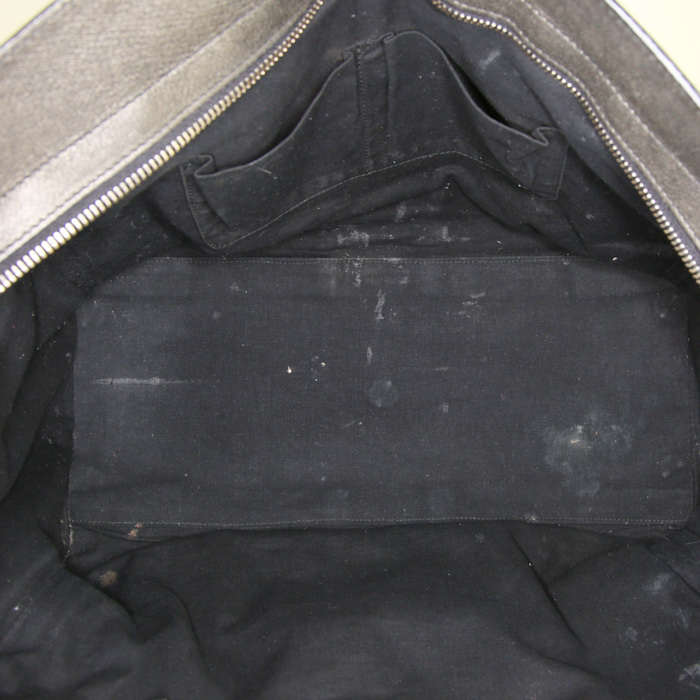 Yves Saint Laurent Chyc handbag in brown leather - Detail D2