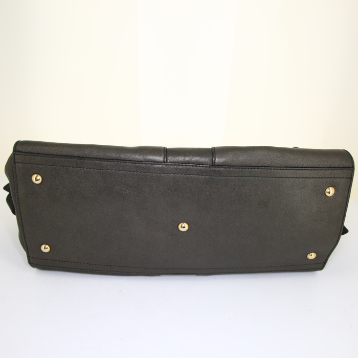 Bolso de mano Yves Saint Laurent Chyc en cuero marrón - Detail D4