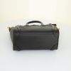 Céline Luggage Nano shoulder bag in black grained leather - Detail D5 thumbnail