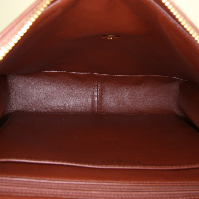 Sac à dos Chanel Vintage en cuir matelassé marron - Detail D2