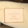 Bolso de mano Louis Vuitton Artsy modelo mediano en lona Monogram marrón y cuero natural - Detail D3 thumbnail