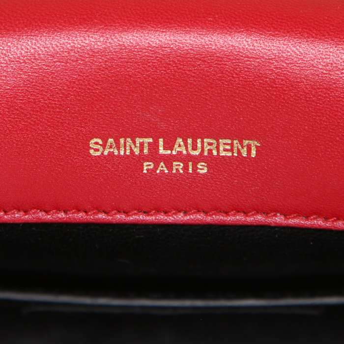 Bolso bandolera Saint Laurent Vicky en charol rojo - Detail D3