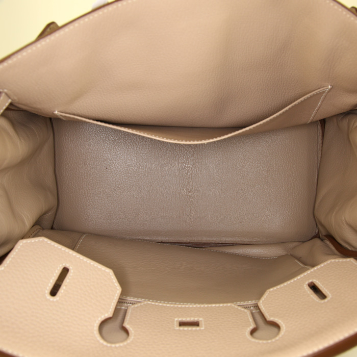 Sac à main Hermes Birkin 35 cm en cuir togo beige argile - Detail D2