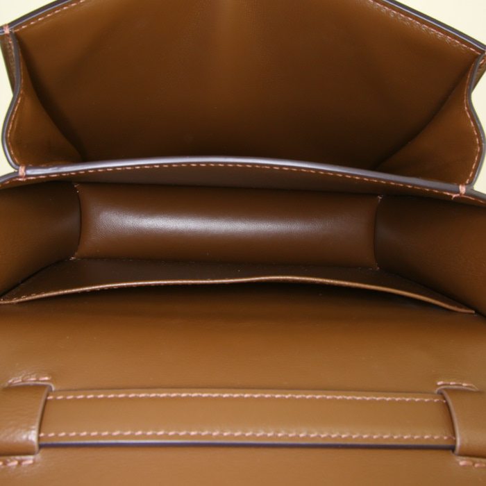Bolso bandolera Celine Classic Box Teen en cuero box marrón - Detail D2