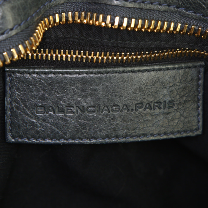 Balenciaga Giant City handbag in grey glittering leather - Detail D4