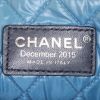 Pochette Chanel en cuir multicolore bleu-foncé vert et rose - Detail D3 thumbnail