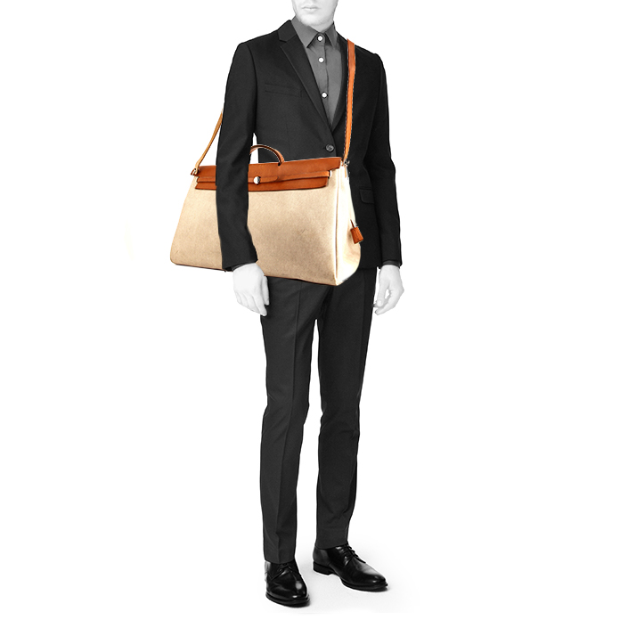 Sac de voyage Hermes Herbag en toile beige et cuir naturel - Detail D2