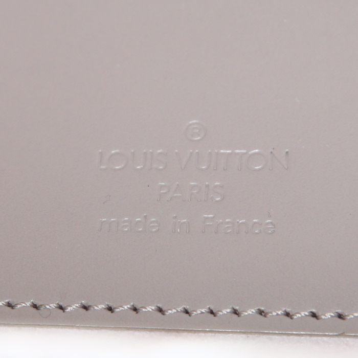 Bolso para llevar al hombro Louis Vuitton Nocturne en cuero Epi gris - Detail D3