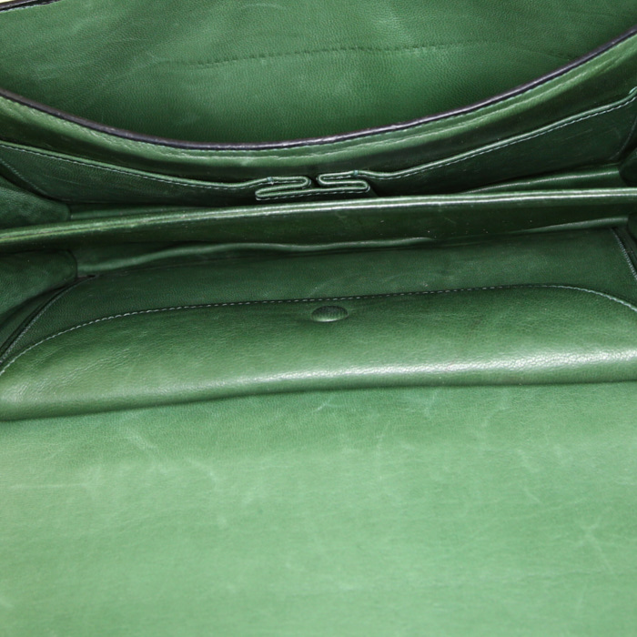 Hermès Cocarde bag worn on the shoulder or carried in the hand in green and black crocodile - Detail D3
