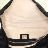 Bolso de mano Fendi Baguette en satén negro y cuero esmaltado negro - Detail D2 thumbnail