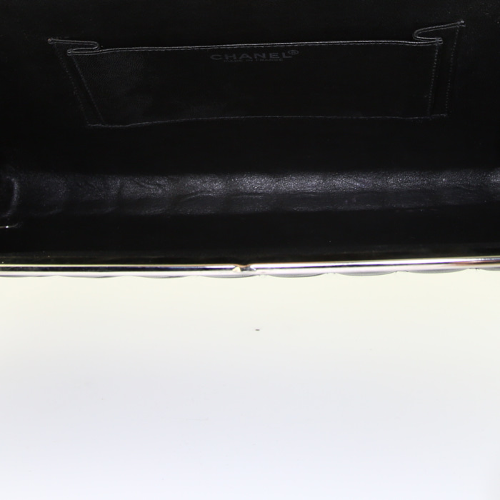 Pochette Chanel Choco bar en cuir matelassé noir - Detail D2