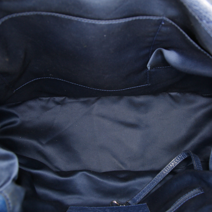 Borsa Chanel On The Road in pelle martellata e trapuntata blu - Detail D2