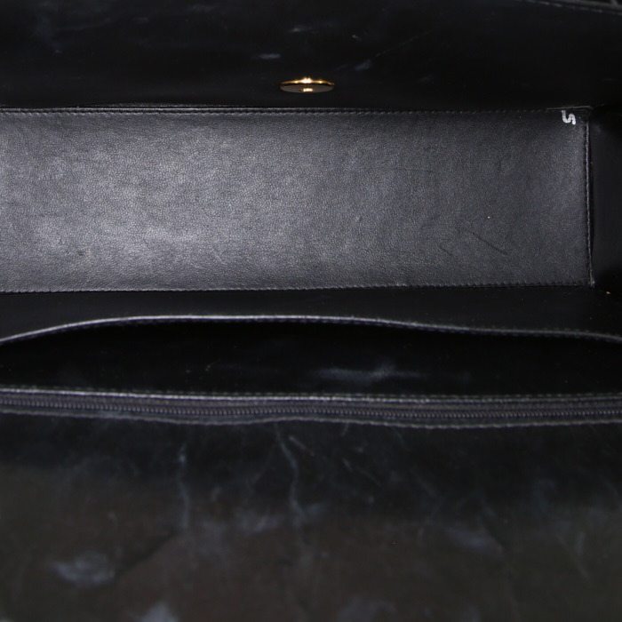 Chanel Timeless jumbo shoulder bag in black patent leather - Detail D2