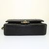 Chanel Timeless jumbo shoulder bag in black patent leather - Detail D5 thumbnail