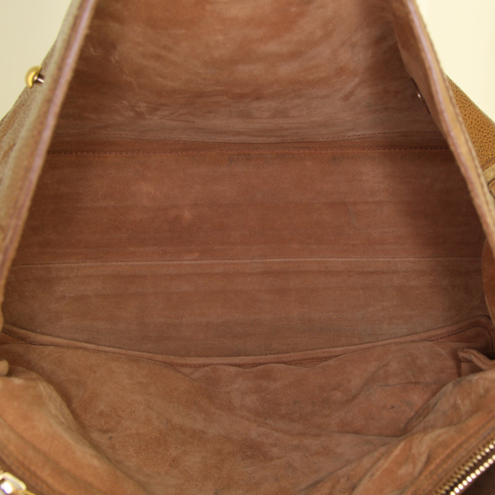 Bolso de mano Yves Saint Laurent Muse Two modelo grande en charol beige y piel de potro beige - Detail D2