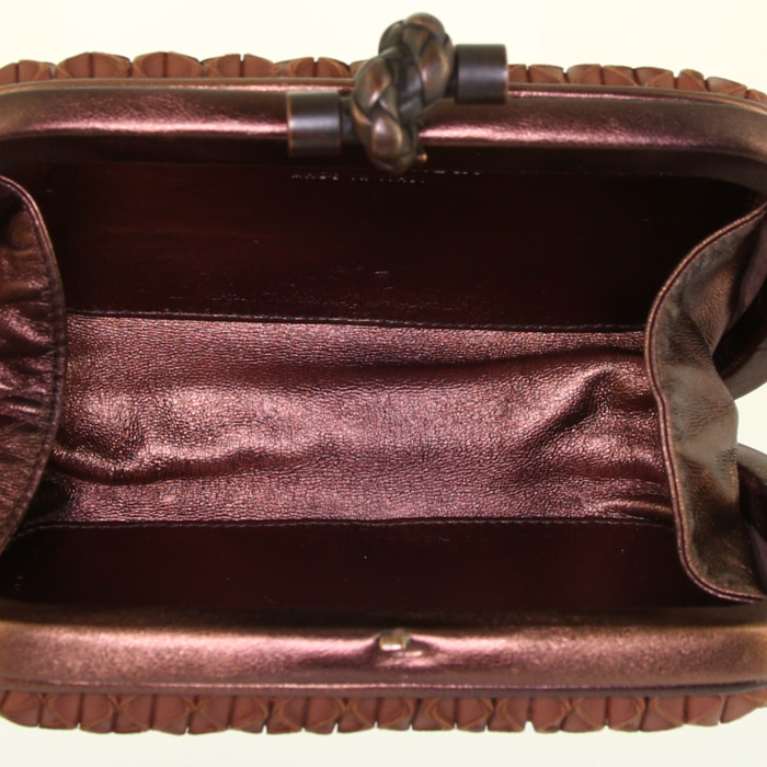 Bottega Veneta Knot pouch in brown braided leather - Detail D2