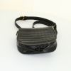 Bolso bandolera Louis Vuitton Saint Cloud mini en cocodrilo negro - Detail D4 thumbnail