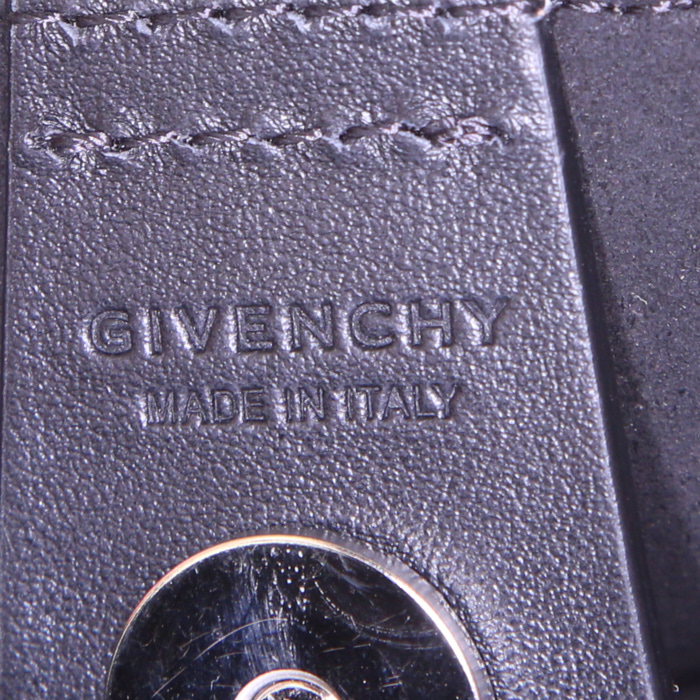 Bolso Cabás Givenchy Infinity en cuero liso negro - Detail D3