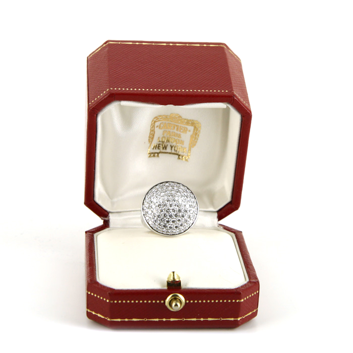 Bague Cartier Jeton grand modèle en or blanc et diamants - Detail D2