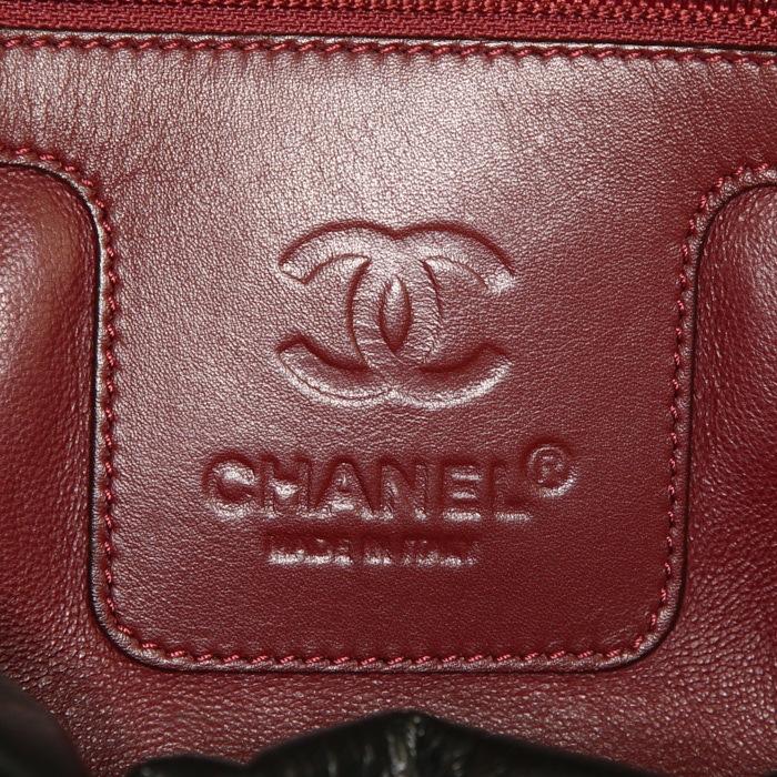 Bolso de mano Chanel Coco Cocoon en cuero negro - Detail D3