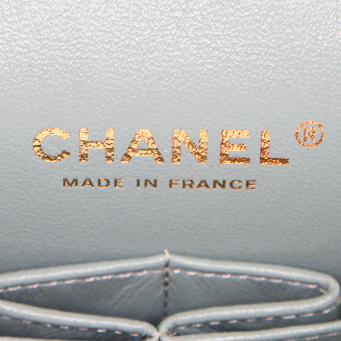 Sac porté épaule ou main Chanel Timeless Classic en cuir matelassé vert Amande - Detail D4