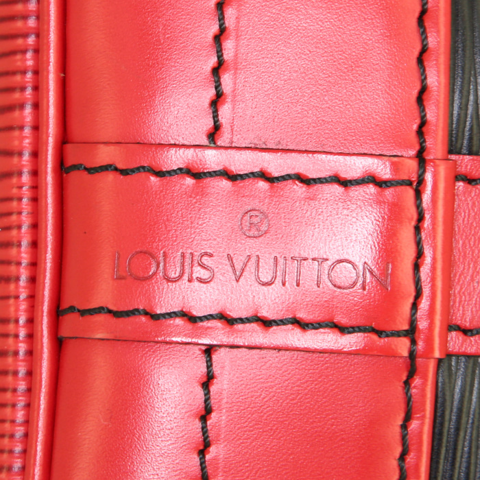 Sac cabas Louis Vuitton grand Noé en cuir épi bicolore noir et rouge - Detail D3