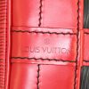 Shopping bag Louis Vuitton grand Noé in pelle Epi bicolore nera e rossa - Detail D3 thumbnail