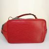Shopping bag Louis Vuitton grand Noé in pelle Epi bicolore nera e rossa - Detail D5 thumbnail
