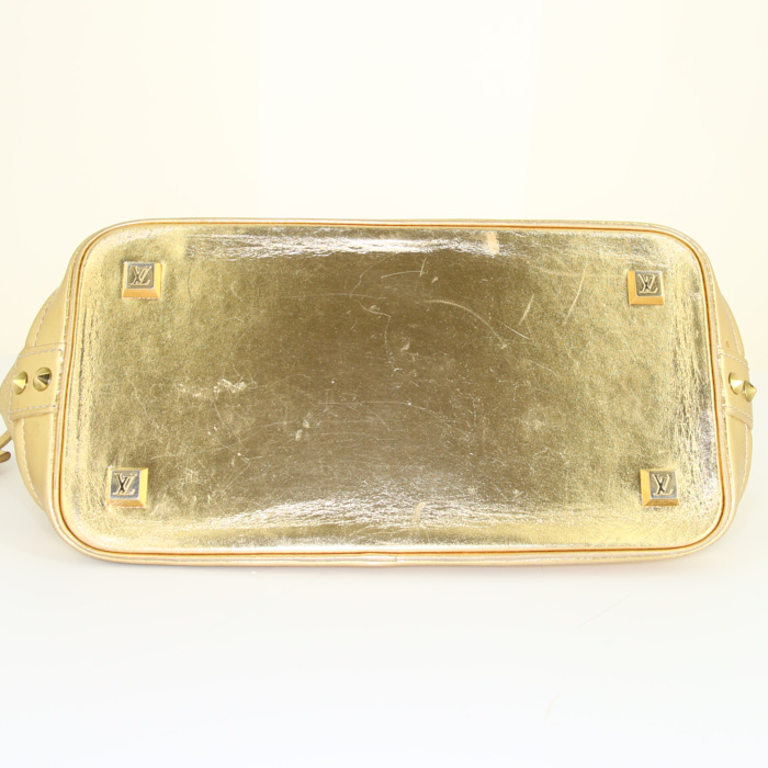 Sac à main Louis Vuitton Lockit  en cuir suhali doré et cuir glacé doré - Detail D4