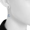 Paire de pendants d'oreilles Vintage en or blanc,  diamants et perles grises - Detail D1 thumbnail