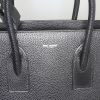 Bolso de mano Saint Laurent Sac de jour en cuero granulado negro - Detail D4 thumbnail